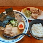 Momokuri Sannen Kaki Hachinen - ラーメン定食みたいになりました！