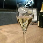 WORLD WINE BAR BY PIEROTH - シャンパン