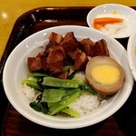 紅虎餃子房 - ミニ魯肉飯。肉がしっかり入ってます。