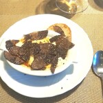 La Brianza - トリュフグラタンピエモンテ風黒トリュフにさらに色合い濃いトリュフになりました。黒トリュフ豊潤な香りが楽しめるのだとか、なるほど奥深いような香りおいしいおいしい☆(^ー^)