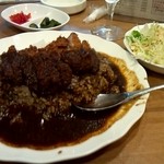 パインコーン - チキンカツカレー中辛大盛り（お皿が汚いのは初めからです…ご愛嬌で）