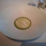 キュイジーヌ[s] ミッシェル・トロワグロ - グリーンピースと凍った生クリーム