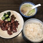 Tanyaki Yamanashi - A定食（牛タン・テールスープ・麦飯）（1,400円）