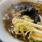 栄家 - 麺リフト