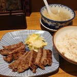 牛たん徳茂 - 牛タン定食(4枚8カット)1200円