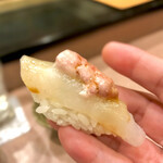 鮨処 多田 - 握り カワハギ リフト