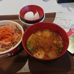 すき家 - ミニモーニング(牛丼ミニ､豚汁､生卵)