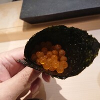 鮨 なんば 日比谷 - イクラの手巻き