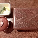 うなぎ 桜家 - ”うなぎ重箱”セットのTopViewです。