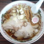 Hana Ya Ramen - おもてなしラーメン 大盛(800円也)　|_-))))ｩｰﾝ