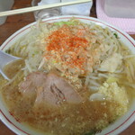 ラーメン二郎 - 一味投下
