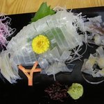 磯料理マルサ - ヤリイカ刺身は透明だ！