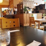 Cafe restaurant moto - 明るくて　お洒落な店内(^.^)/~~~
