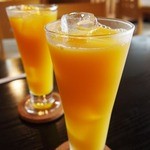 Cafe restaurant moto - オレンジ、マンゴーJ　各250円