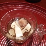 いと正 - 松茸と蓮根揚げのお吸い物