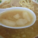 ラーメン二郎 - 綺麗なスープとあぶら