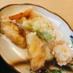 活魚料理 花惣 - 牡蠣の天ぷら