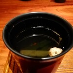 旬家 和しん - こんぶだしのお吸い物。この繊細な味が分かるのは、日本人ならではな気がします。