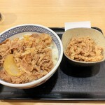 吉野家 - 牛丼・並＋肉だく。352＋148円