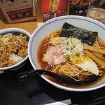 麺処 直久 - 純鶏らーめん620円＆そぼろ丼（ @LINEクーポン利用）(税込)