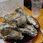 KAKIGOYA - 牡蠣一盛り(と、ハマグリ)