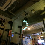 トルコ料理 ドルジャマフセン - 店内。ほぼ打ちっぱなし。