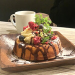 LOL DINING & PATISSERIE