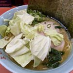 ラーメン よし家 - ラーメン 中盛 870円