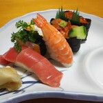 玄海鮨 - 〆のにぎり鮨  トロ エビ  玉子  イクラ  ウニ