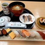 Umai Sushi Kan - 暁ランチ1,100とあら汁200と冬の味覚440と光り物三種330