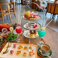 ザ タヴァン グリル＆ラウンジ - 