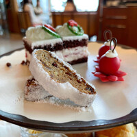 ザ タヴァン グリル＆ラウンジ - 