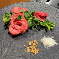 焼肉うしごろ 表参道店 - ブーケ　デ　カルパッチョ用お肉