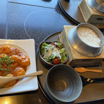 旬のお料理・釜飯 いちえ - 平日限定のえびちり定食全景