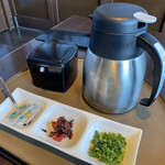 旬のお料理・釜飯 いちえ - お出汁と薬味（お代わり無料）