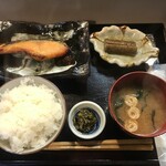 和膳処 やまいち - 鮭西京焼定食は税込800円