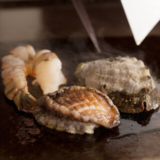 新鮮な魚介類もご用意しております