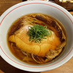 ラーメン屋 トイ・ボックス - 「醤油ラーメン」850円