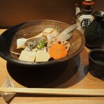 天神寿司 - マナガツオ煮付け ＆ 燗酒（貴仙寿）
