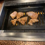 肉の米内 - ホルモン