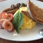 bills - 2012/08 フルオージーブレックファースト  w/ ガーリックマッシュルーム、ベーコン、ローストトマト、チポラータ、トースト 1800円 