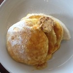 bills - 2012/08 リコッタパンケーキ w/ フレッシュバナナ、ハニーコームバター  1400円　ふわふわな食感だけでも、おいしく感じるのだ