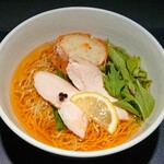 ヌードルアートギャラリーリョータテヅカ - 天使の海老オイル＋和出汁の拉麺