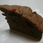 バスケット - りんごとピンクペッパーのチョコレートケーキ