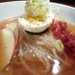 福次郎 - 短角牛骨のスープで濃くのある冷麺です麺は太麺・細麺と選べます