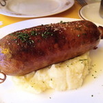 ジョンティ - アンドゥイエット 腸の腸詰め（笑） バームクーヘンのように なっているものですが