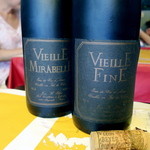 ジョンティ - 食後はデセール替わりに蒸留酒 オーナー富田氏前回の渡仏の戦利品（笑） 今までアルザスのマールは さんざ呑んだ事あるけど フィーヌは初めてだなぁ〜 しかも樽かかってるし！！！！