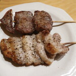 おてもやん - 串（豚バラ、豚タン）