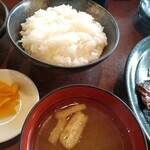 ステーキの志摩 - ご飯とお味噌汁