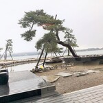 加賀屋別邸 松乃碧 - ロビーからの朝景色